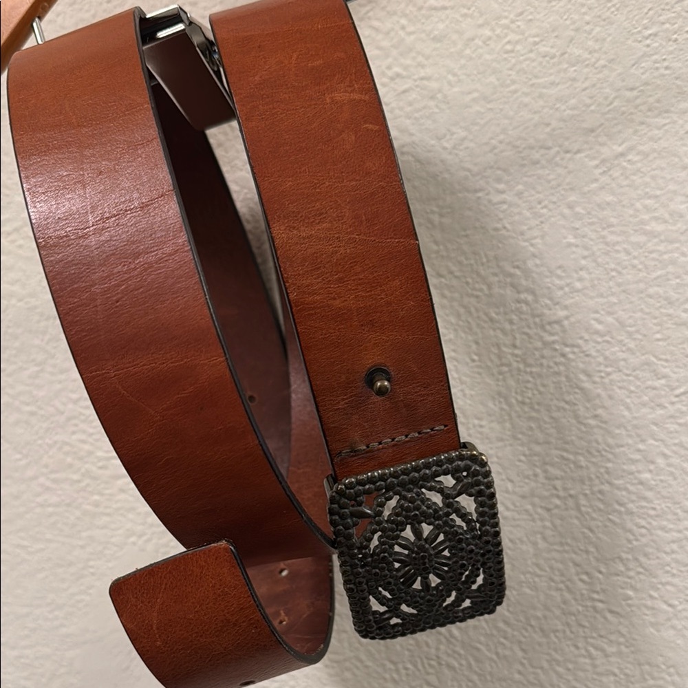 GAP Brown Leather Belt Timeless Accessory